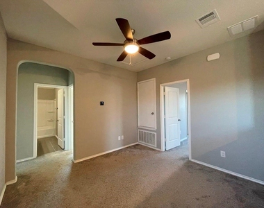 16612 Brogan Ln - Photo Thumbnail 26