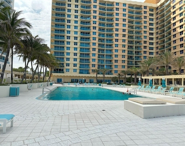 2501 S Ocean Dr - Photo Thumbnail 24