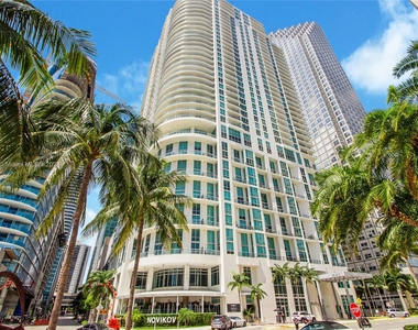 300 S Biscayne Blvd - Photo Thumbnail 12