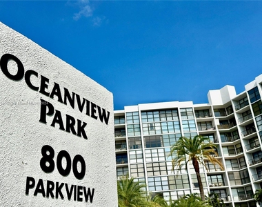 800 Parkview Dr - Photo Thumbnail 11