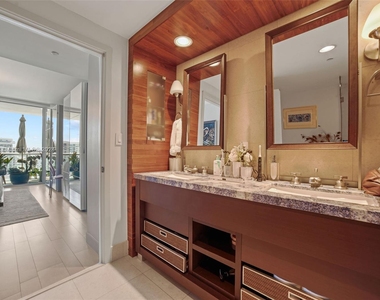 6799 Collins Ave - Photo Thumbnail 25