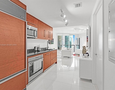 475 Brickell Ave - Photo Thumbnail 22