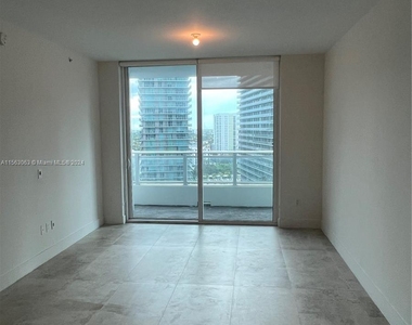 1080 Brickell Ave - Photo Thumbnail 1