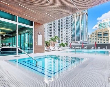 1080 Brickell Ave - Photo Thumbnail 14