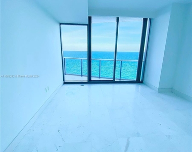 15701 Collins Ave - Photo Thumbnail 3