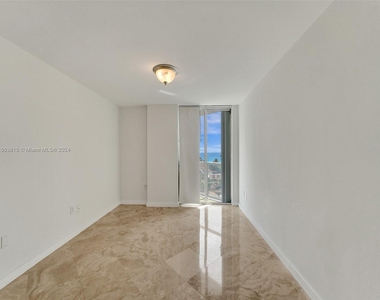 5900 Collins Ave - Photo Thumbnail 55