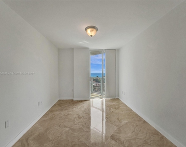 5900 Collins Ave - Photo Thumbnail 60