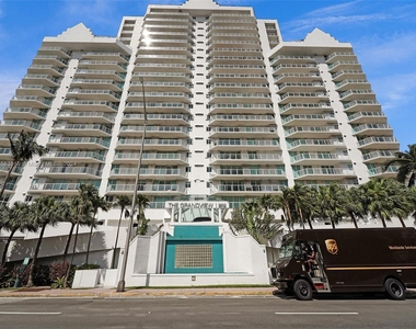 5900 Collins Ave - Photo Thumbnail 15