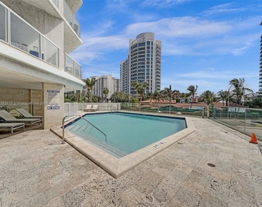 5900 Collins Ave - Photo Thumbnail 29