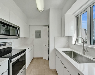 5900 Collins Ave - Photo Thumbnail 68