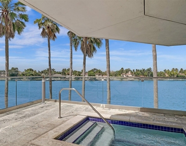 5900 Collins Ave - Photo Thumbnail 31