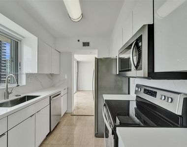 5900 Collins Ave - Photo Thumbnail 73