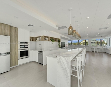 5900 Collins Ave - Photo Thumbnail 23