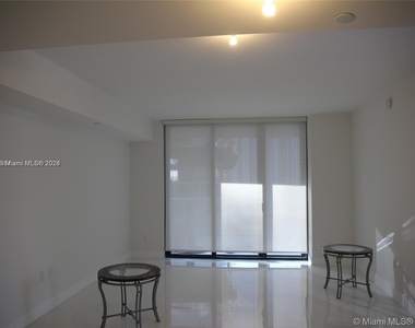 1010 Brickell Ave - Photo Thumbnail 3