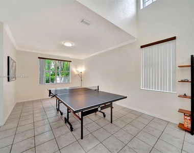 126 Cameron Ct - Photo Thumbnail 11