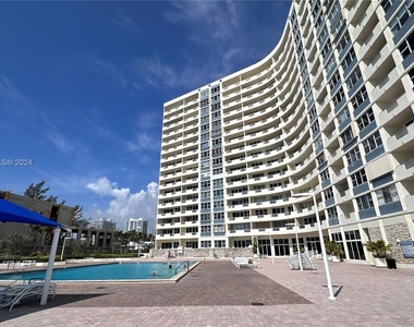 3180 S Ocean Dr - Photo Thumbnail 11