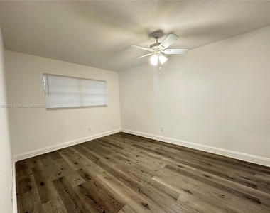 5540 Sw 38th Ct - Photo Thumbnail 15