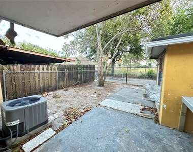 5540 Sw 38th Ct - Photo Thumbnail 10