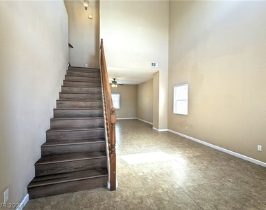 5220 El Pescador Avenue - Photo Thumbnail 4