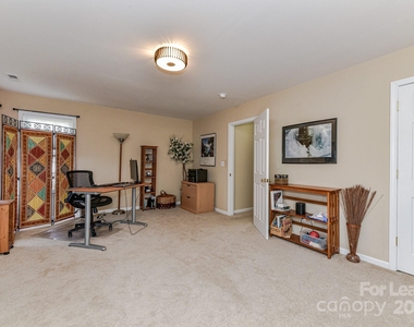 10645 Castlehill Drive - Photo Thumbnail 36