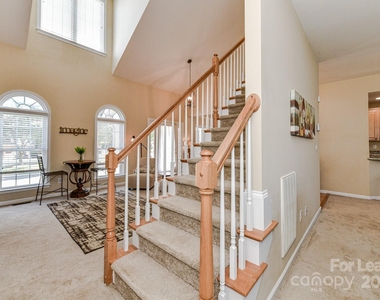 10645 Castlehill Drive - Photo Thumbnail 25