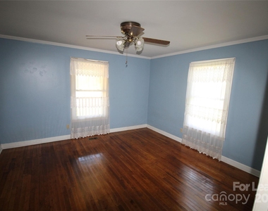 5122 Wilkinson Boulevard - Photo Thumbnail 9