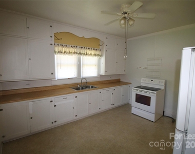 5122 Wilkinson Boulevard - Photo Thumbnail 4