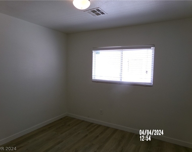 5217 Welch Valley Avenue - Photo Thumbnail 14