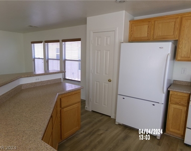 5217 Welch Valley Avenue - Photo Thumbnail 3