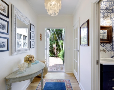 260 Oleander Avenue - Photo Thumbnail 2