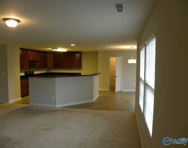 215 Ivyleaf Drive - Photo Thumbnail 3