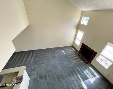 2689 W Avenida Azahar - Photo Thumbnail 7