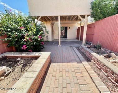 2689 W Avenida Azahar - Photo Thumbnail 19