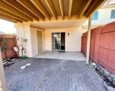 2689 W Avenida Azahar - Photo Thumbnail 20