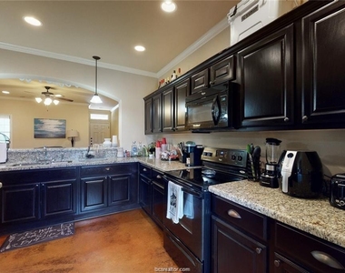 3325 Wakewell Court - Photo Thumbnail 5