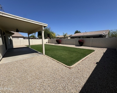 14570 W Catalina Drive - Photo Thumbnail 32