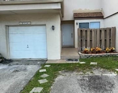 8224 Nw 9th Ct - Photo Thumbnail 7