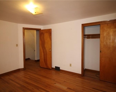 826 Kennebec St - Photo Thumbnail 7