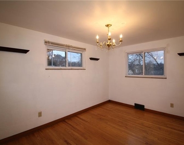 826 Kennebec St - Photo Thumbnail 4