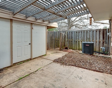 216 Westview Terrace - Photo Thumbnail 17