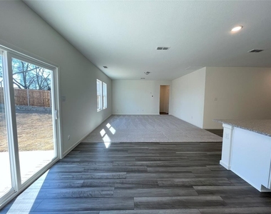 2605 Silver Leaf Lane - Photo Thumbnail 13