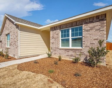 2704 Cinnamon Springs Drive - Photo Thumbnail 5