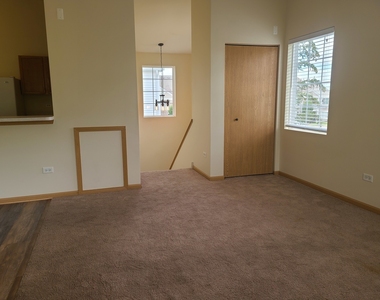 2431 Silverstone Drive - Photo Thumbnail 7