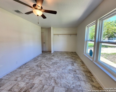 7710 Clay Ridge Dr - Photo Thumbnail 20