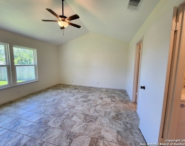 7710 Clay Ridge Dr - Photo Thumbnail 12