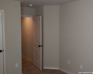 6631 Mia Way - Photo Thumbnail 27