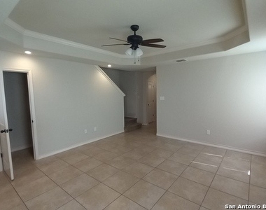 6631 Mia Way - Photo Thumbnail 5