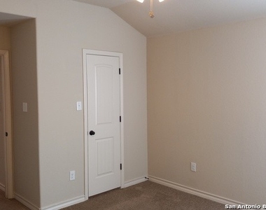 6631 Mia Way - Photo Thumbnail 19