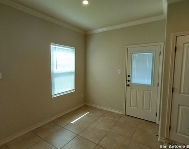 6631 Mia Way - Photo Thumbnail 8