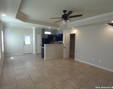 6631 Mia Way - Photo Thumbnail 3